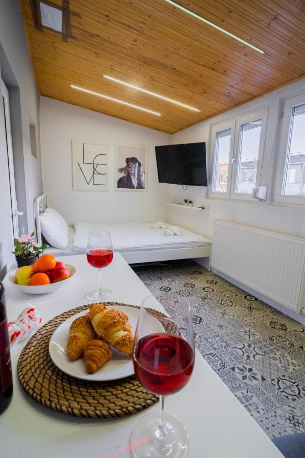 One Bedroom Flat In Bucharest'S Historic District Luaran gambar